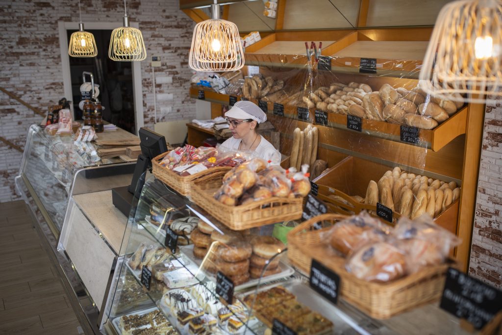 Tienda-Panaderia-Feliciano-Oriente-interior